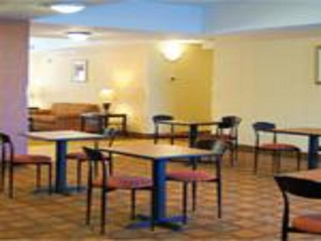 Days Inn By Wyndham Semmes Mobile Buitenkant foto