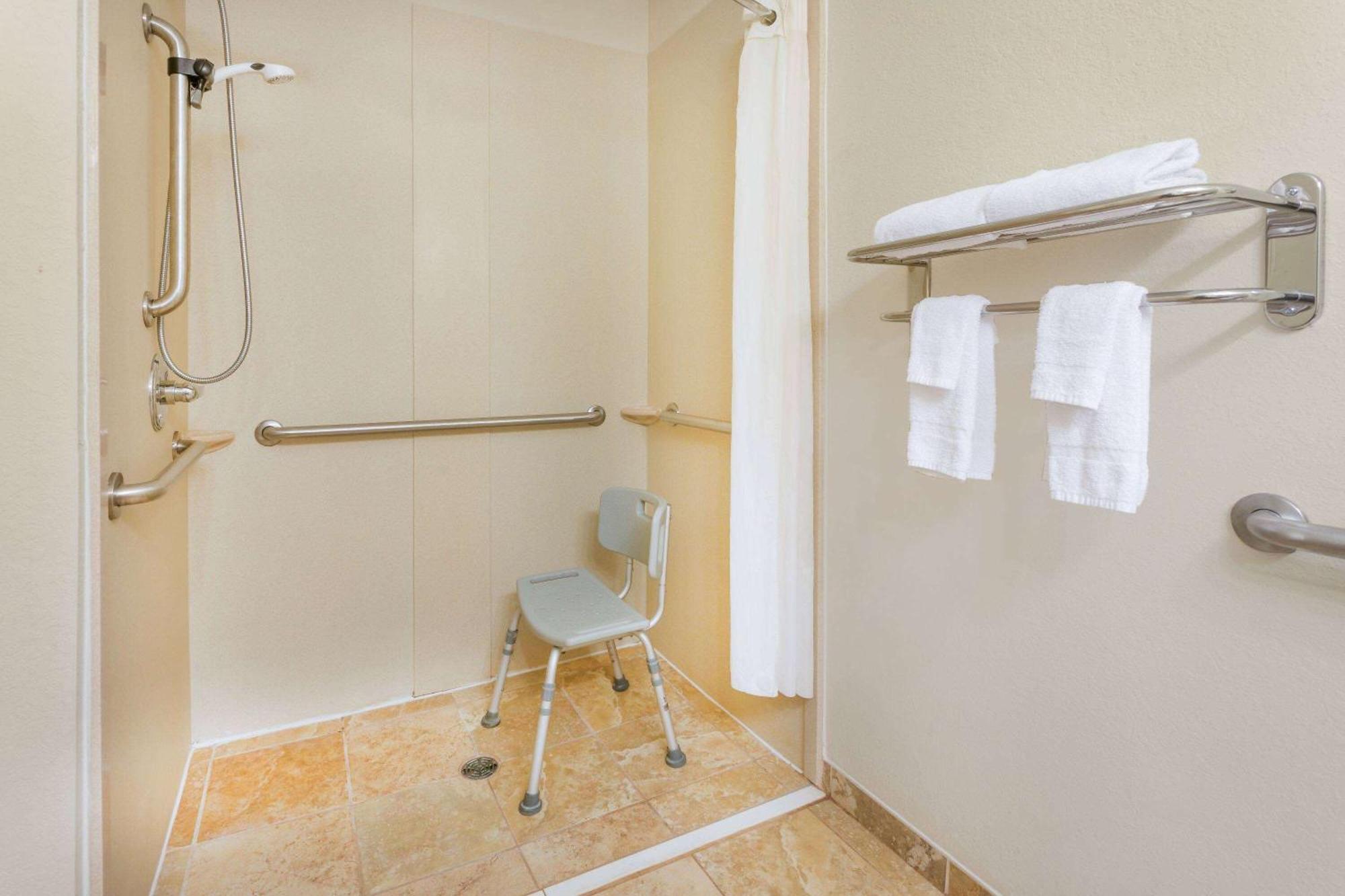 Days Inn By Wyndham Semmes Mobile Buitenkant foto