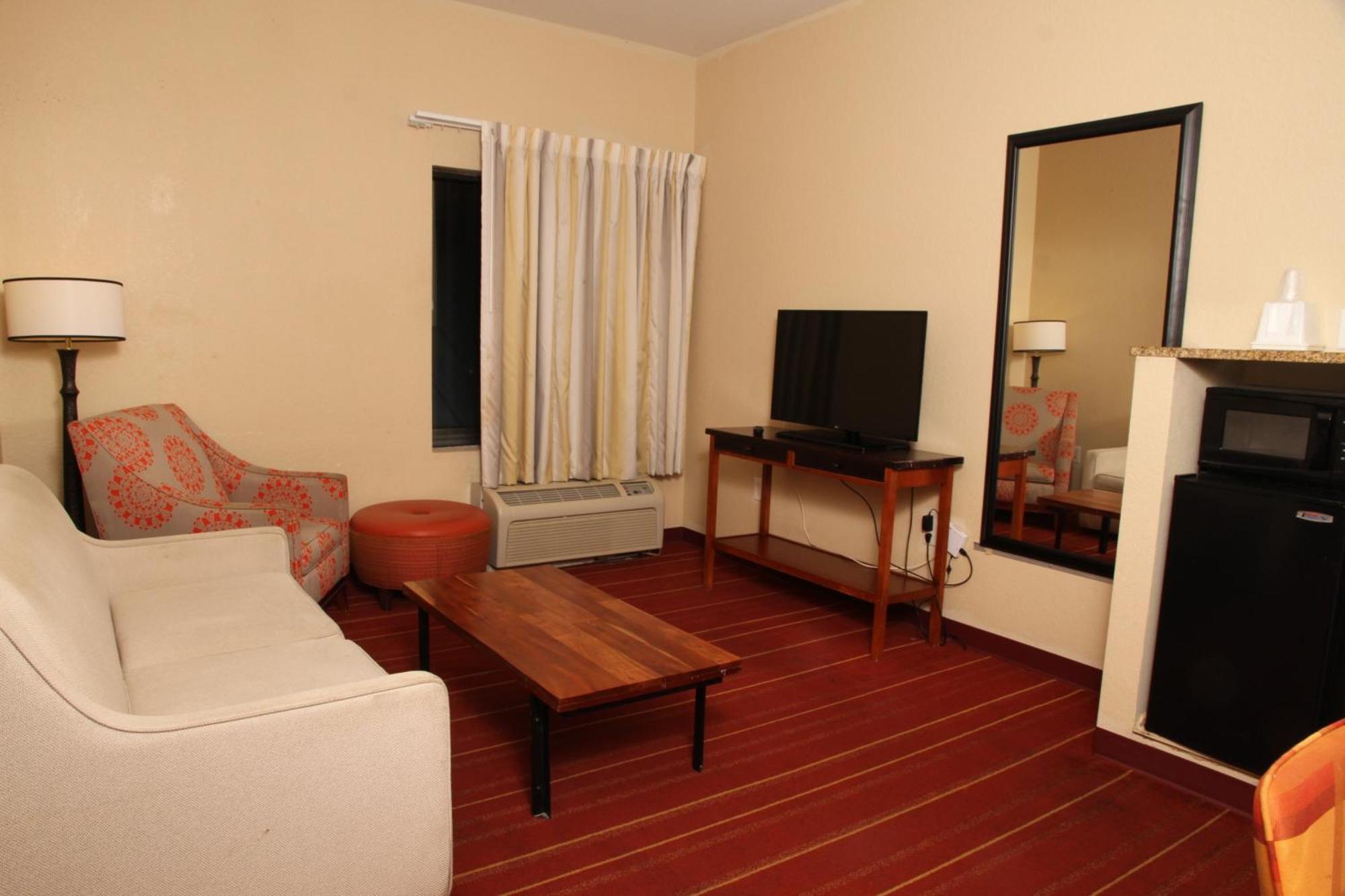 Days Inn By Wyndham Semmes Mobile Buitenkant foto