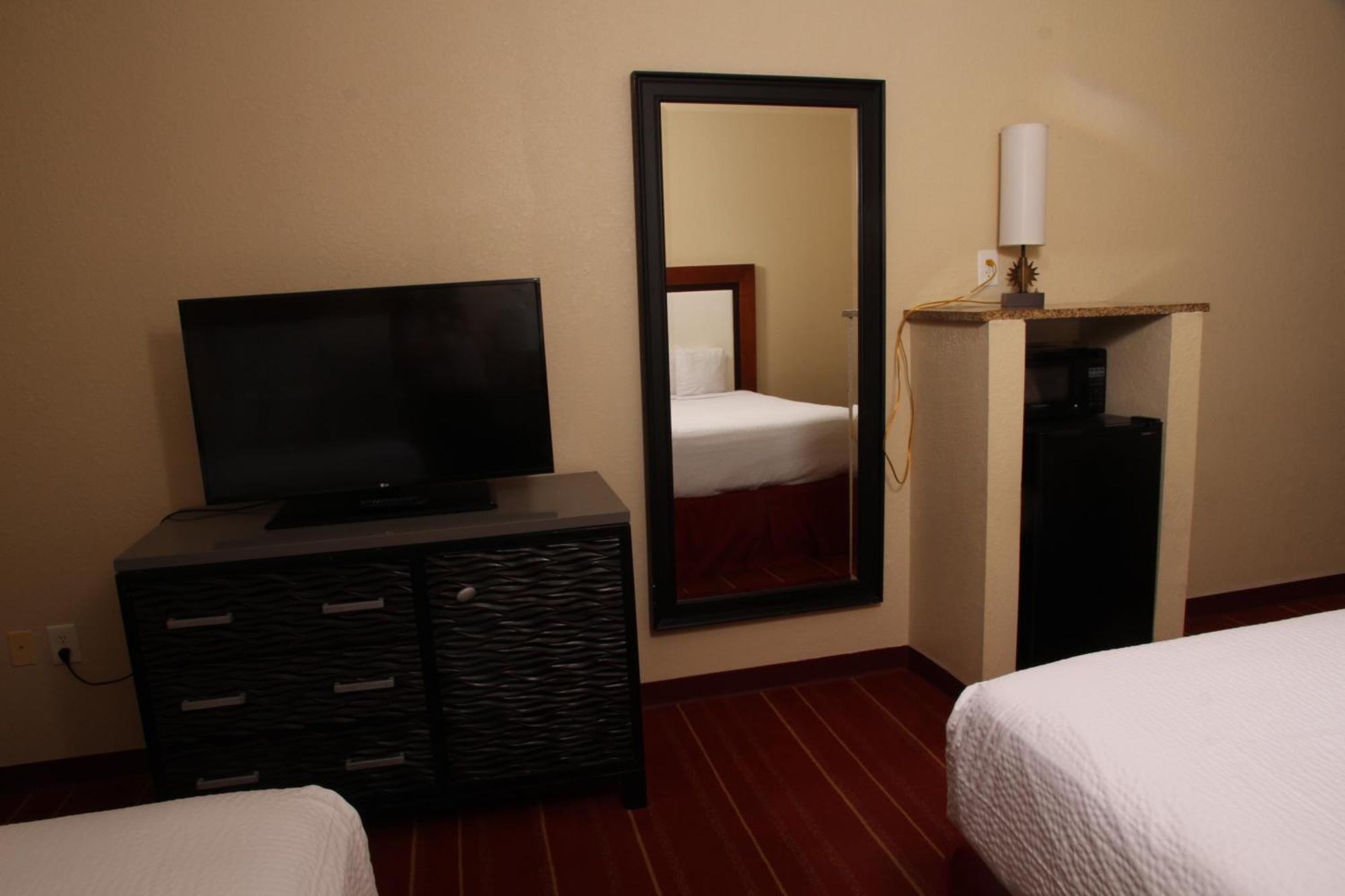 Days Inn By Wyndham Semmes Mobile Buitenkant foto